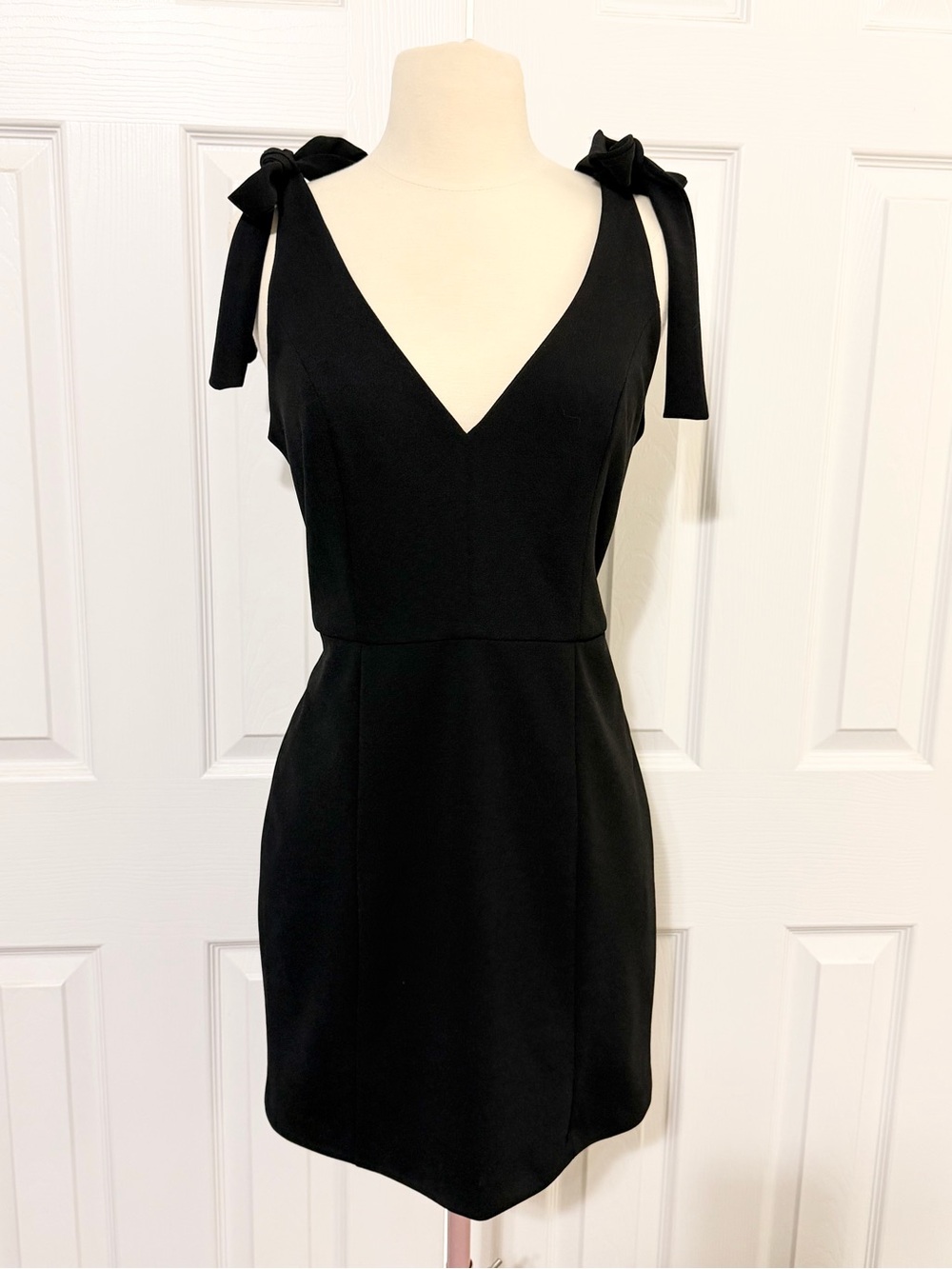 Express Black V-Neck Tie-Shoulder Mini Dress